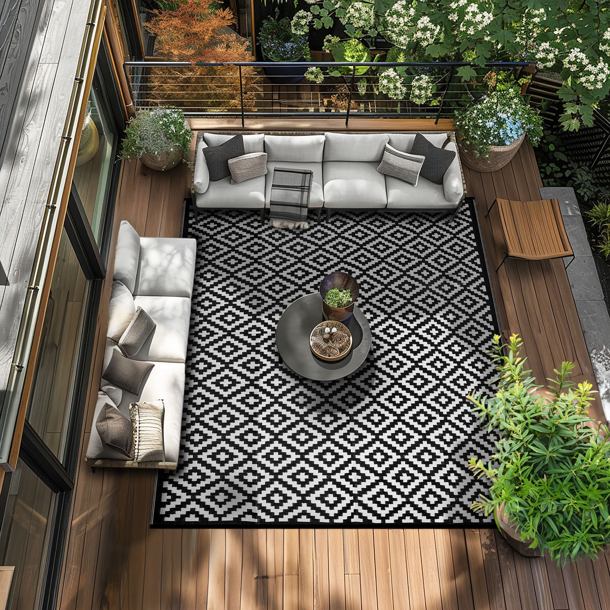 Green Decore Nirvana Black White Outdoor Rug