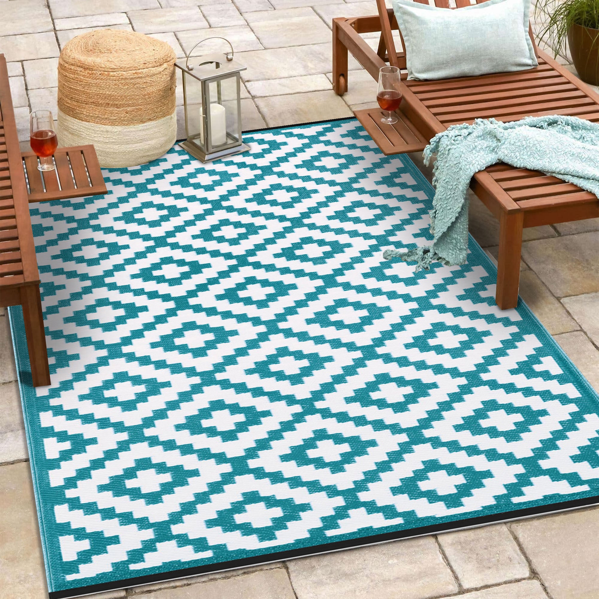 Nirvana Outdoor Recycled Plastic Rug (Teal Blue/White)