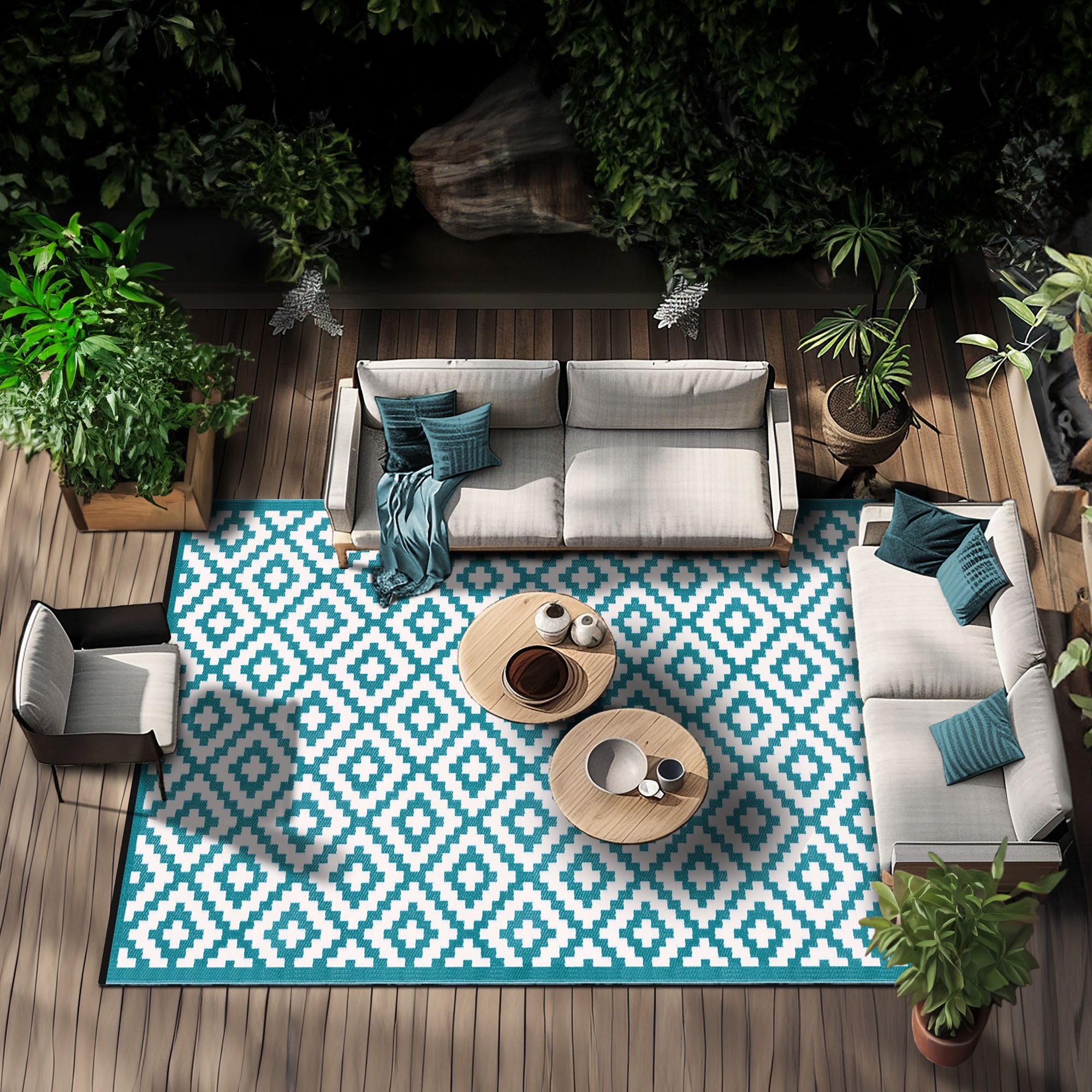 Nirvana Outdoor Recycled Plastic Rug (Teal Blue/White)