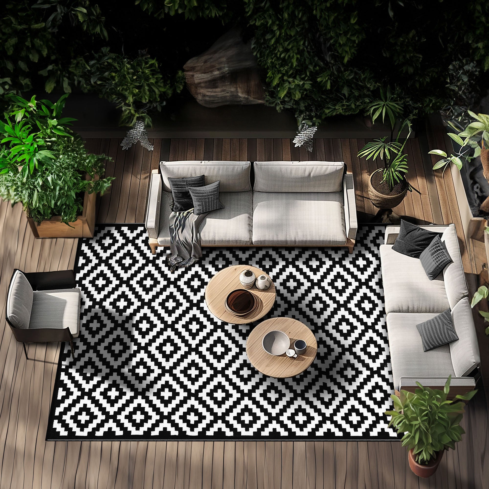 Green Decore Nirvana Black White Outdoor Rug