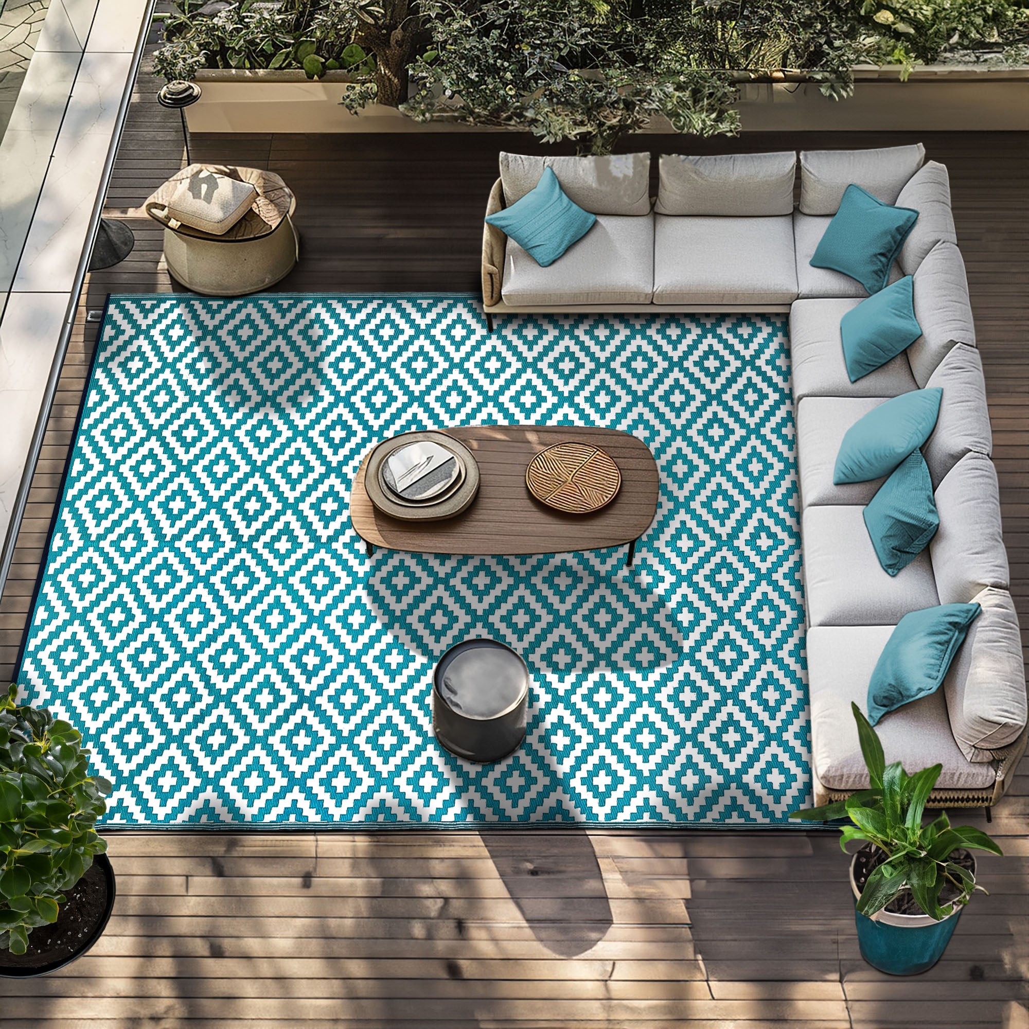 Nirvana Outdoor Recycled Plastic Rug (Teal Blue/White)