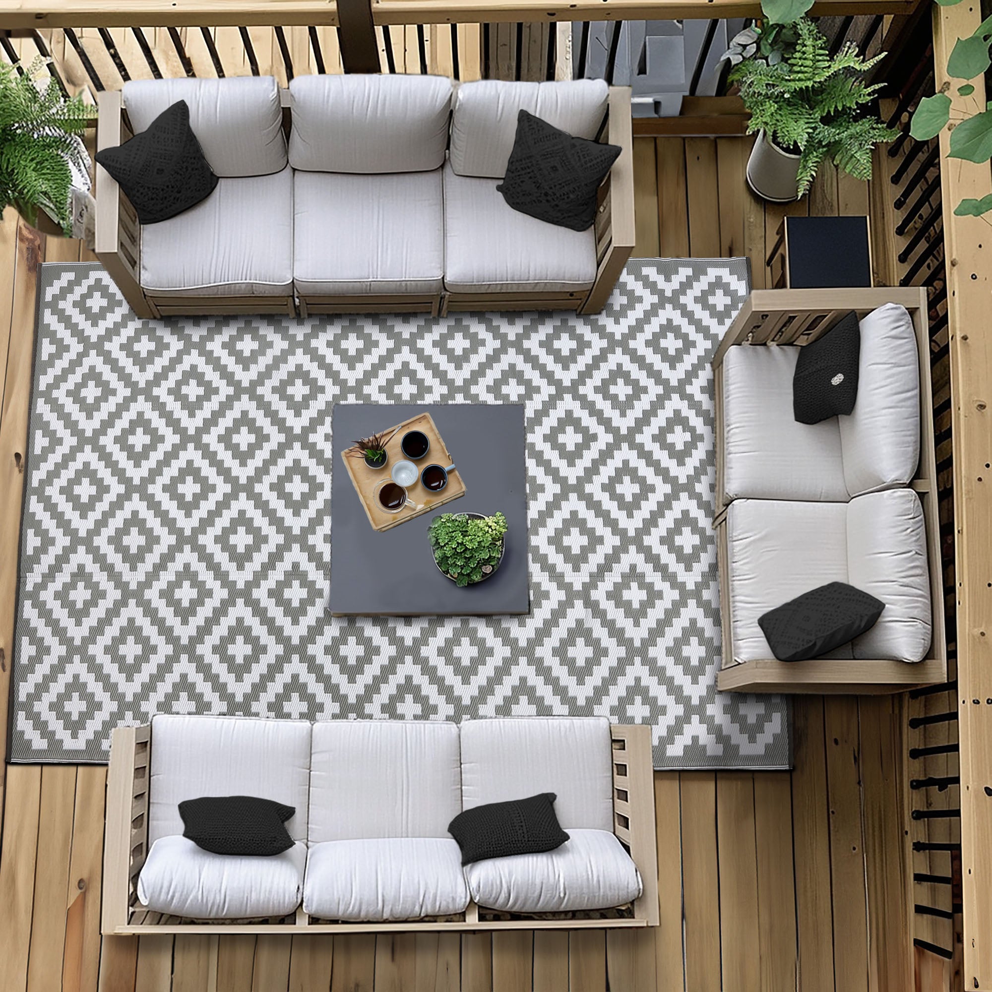 Green Decore Nirvana Outdoor Plastic Rug (Grey/White)