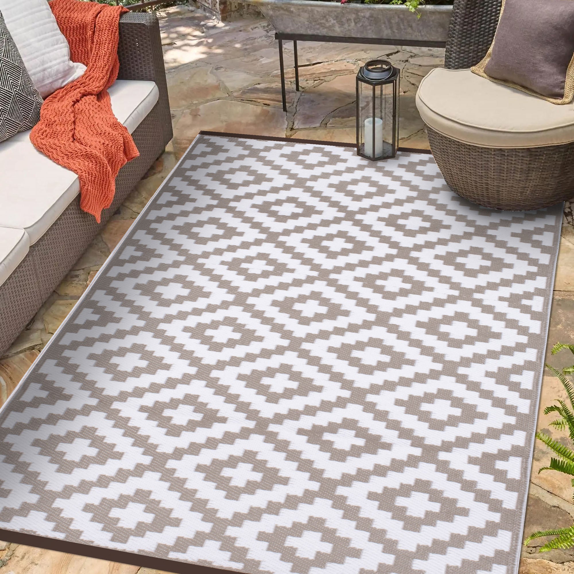 Nirvana Outdoor Recycled Plastic Rug (Simple Taupe/White)