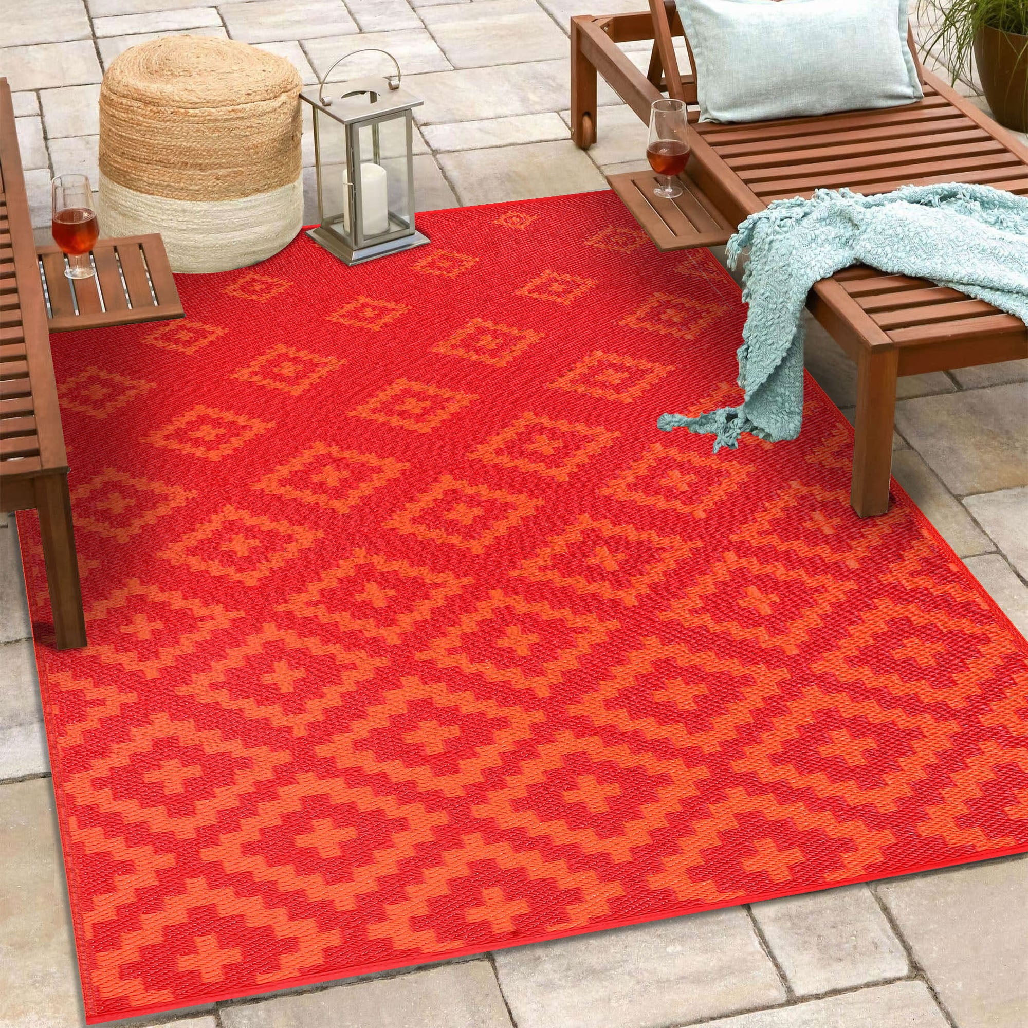 Bettina Outdoor Recycled Plastic Rug (Red / Orange)