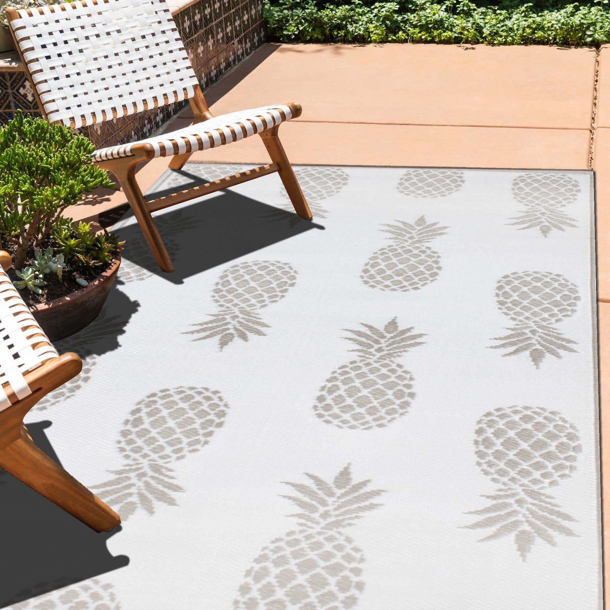 Tropic Grey / Light Grey Outdoor Rug