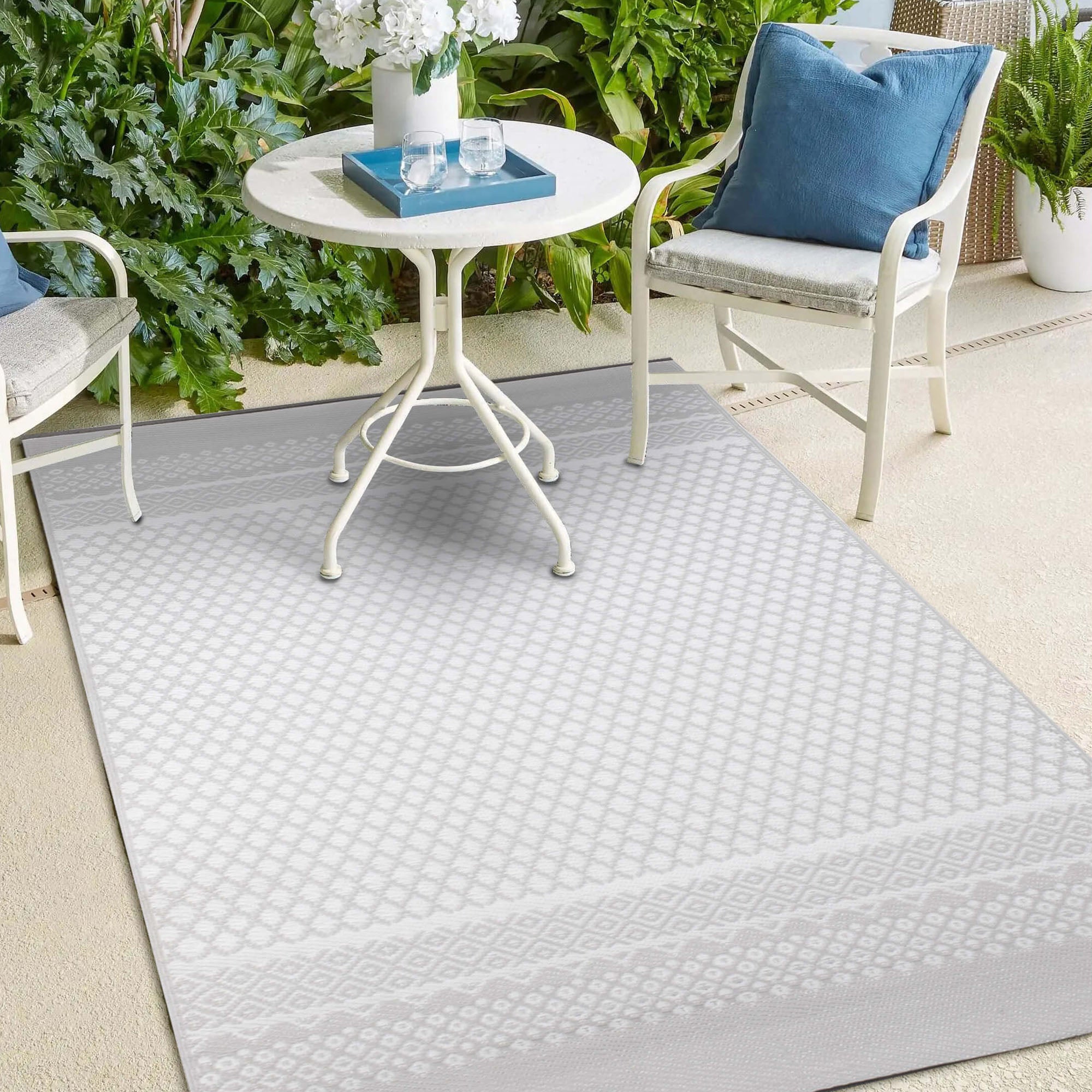 Odin Light Grey / White Outdoor Rug